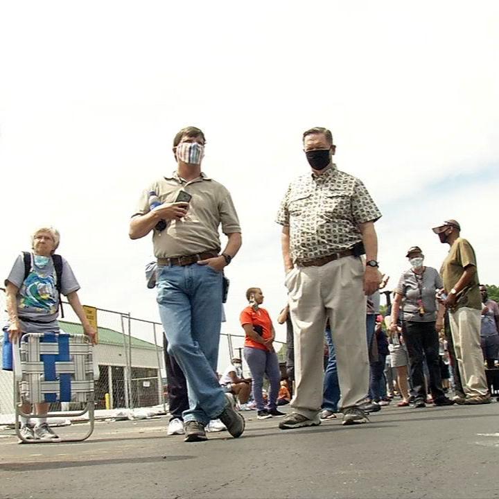 unemployment line frankfort ky 6-17-20 (2).jpg